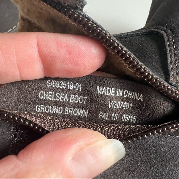 GAP Chelsea Sherpa toddler Boots never worn! - Picture 8 of 9